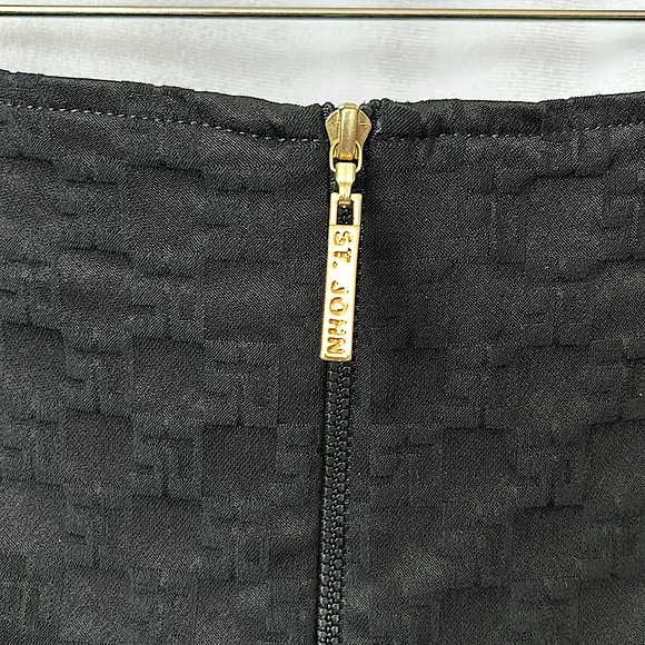 St. John NWT Elegant Black Zippered Patterned Skirt **Size 6** 🌺🌺 - Picture 3 of 6